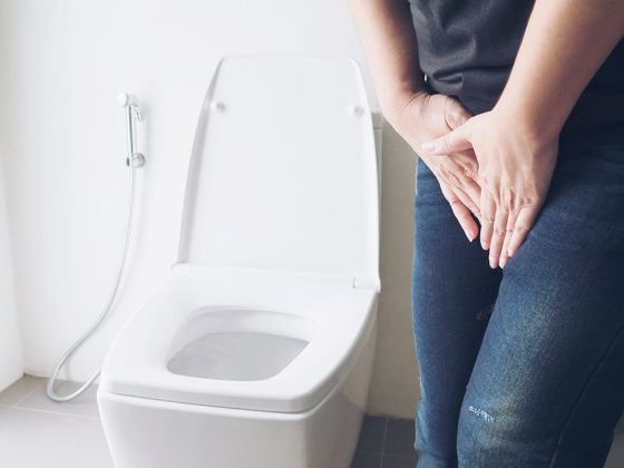 femme qui a des fuites urinaires